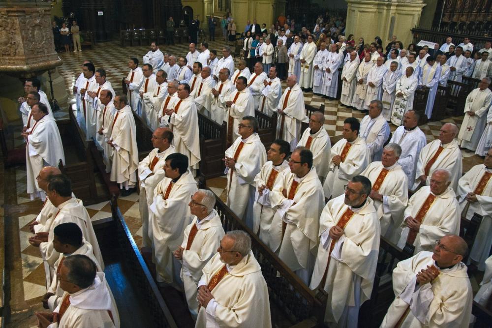 La Catedral acogió la Misa Crismal el Miércoles Santo  · Autor: MARIANO ZAMORA