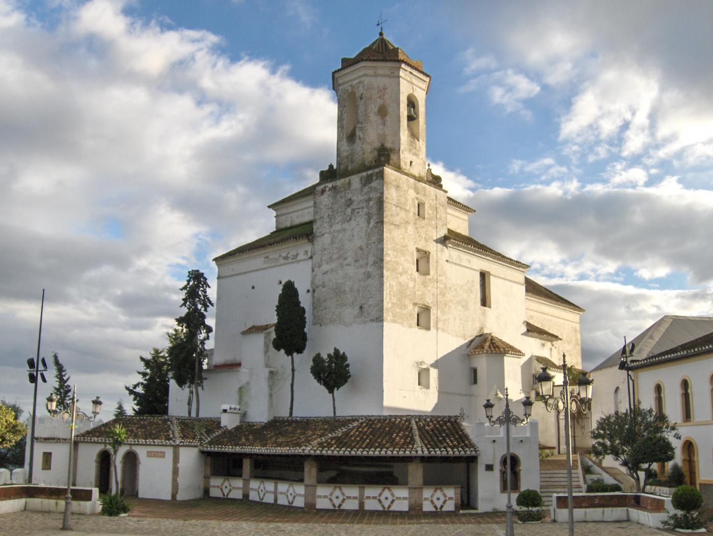 La Iglesia de Alozaina antes de su recuperación 