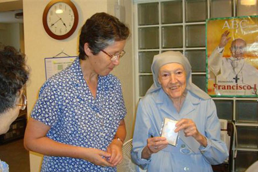 La hermana Victoria de la Cruz cumple 108 años el 1 de agosto de 2015 