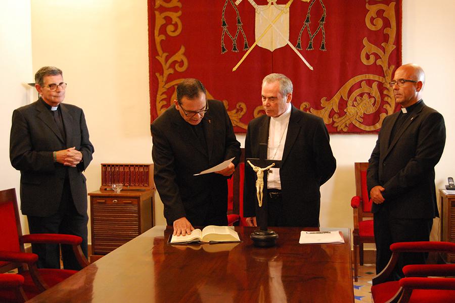 Juramento de Rafael Carmona Estrada como ecónomo diocesano  · Autor: A. MEDINA