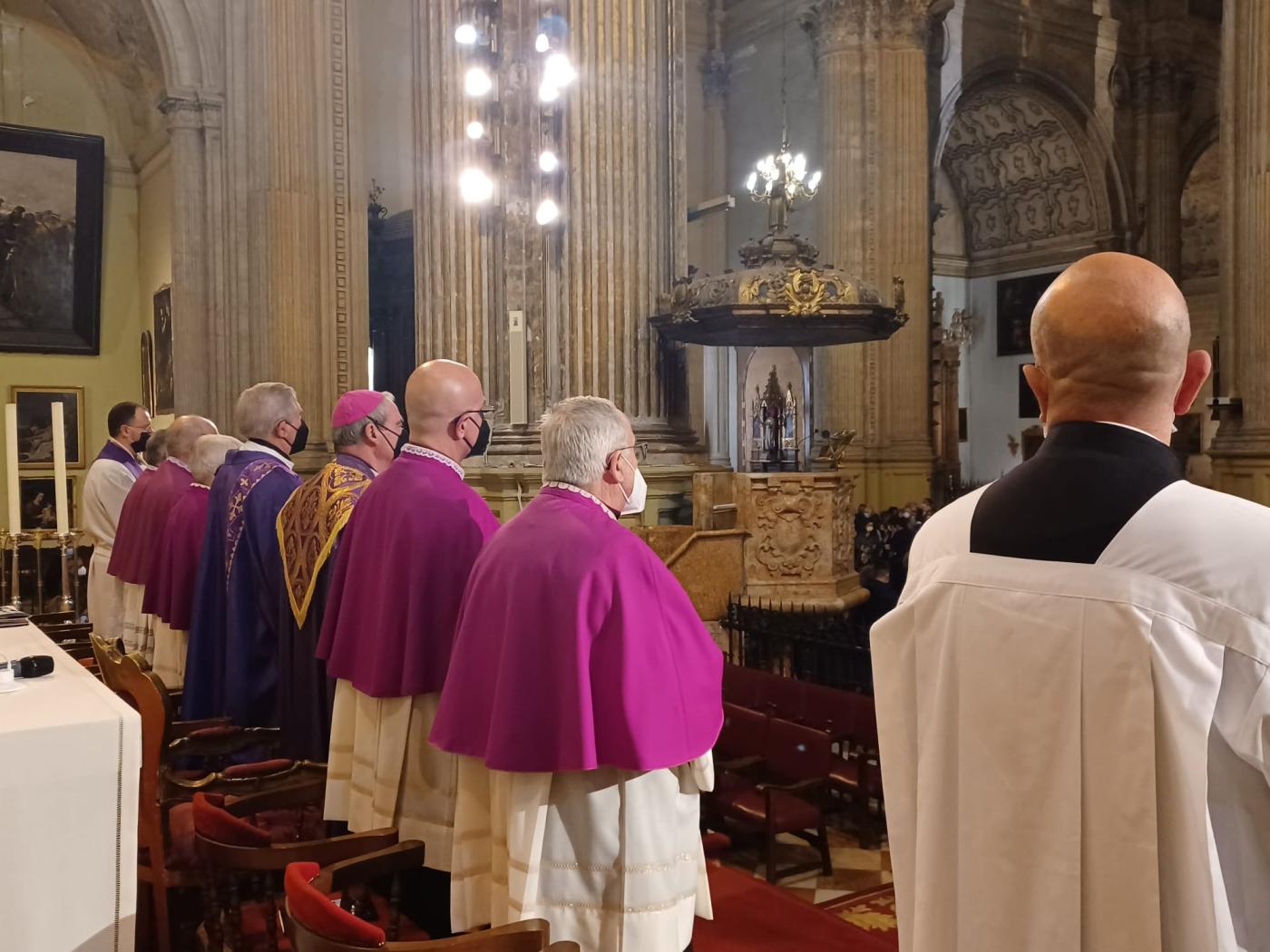 La Catedral acoge el “Santo Vía Crucis por la paz con motivo del Centenario” 