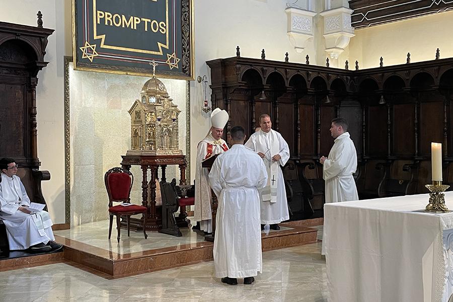 Rito de Admisión a órdenes en el encuentro del presbiterio en la fiesta de san Juan de Ávila 2022 // E. LLAMAS 