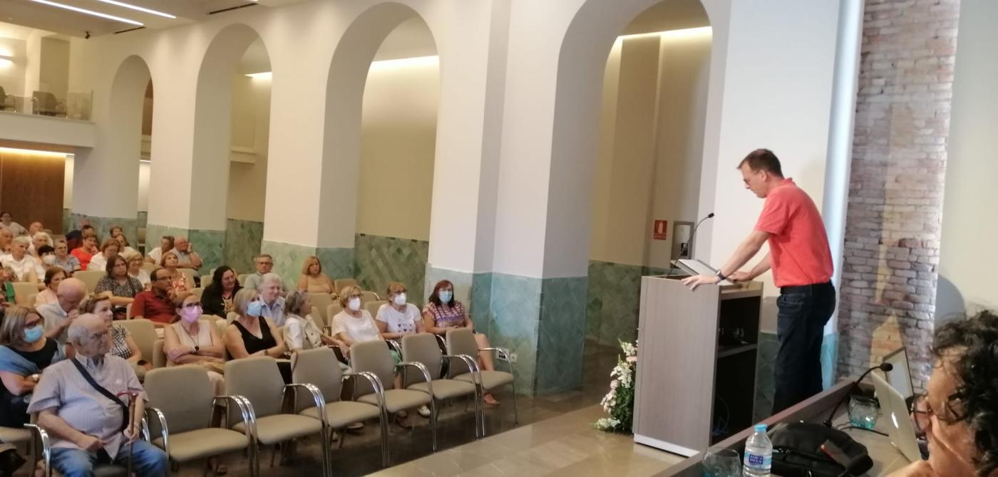 Puesta en común del trabajo por grupos en el Encuentro Final de la Fase Diocesana Sinodal celebrado en Casa Diocesana Málaga 