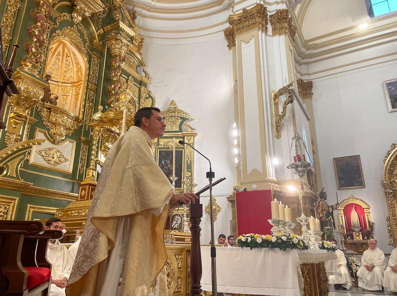 Primera Misa Solemne del neopresbítero Juan Manuel Caracuel en la parroquia de la Encarnación de Marbella // E. LLAMAS 