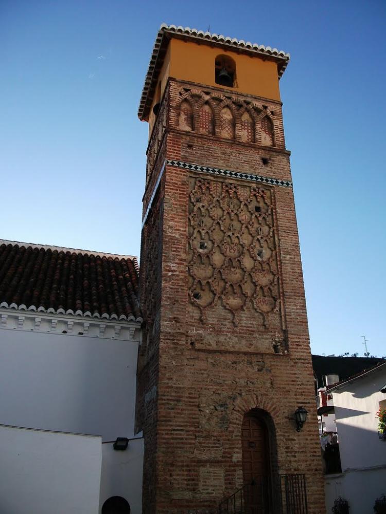Árchez: Nuestra Señora de la Encarnación y alminar