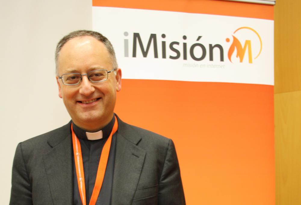 Spadaro: «La fe se comunica por el testimonio»