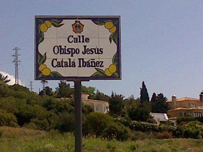 El obispo ofrece un nuevo colegio a Estepona