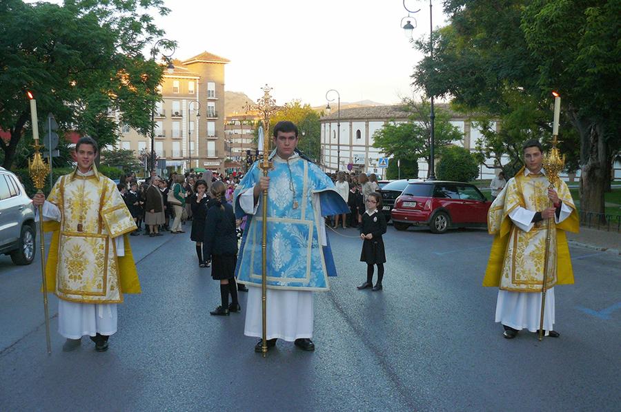Recorrido Rosario de la Aurora en el colegio María Inmaculada