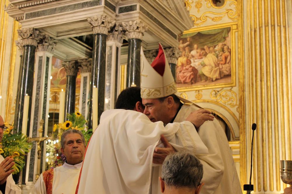 El obispo anima a los nuevos sacerdotes a ser pastores fieles