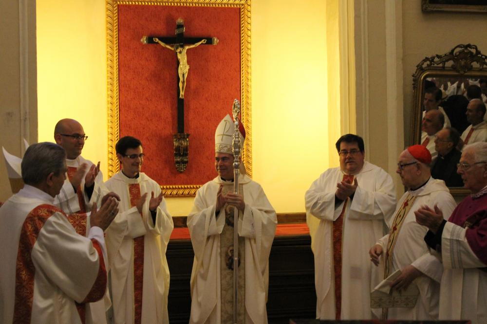 El obispo anima a los nuevos sacerdotes a ser pastores fieles