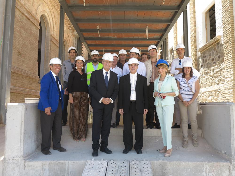 Foto de familia del grupo de visitantes