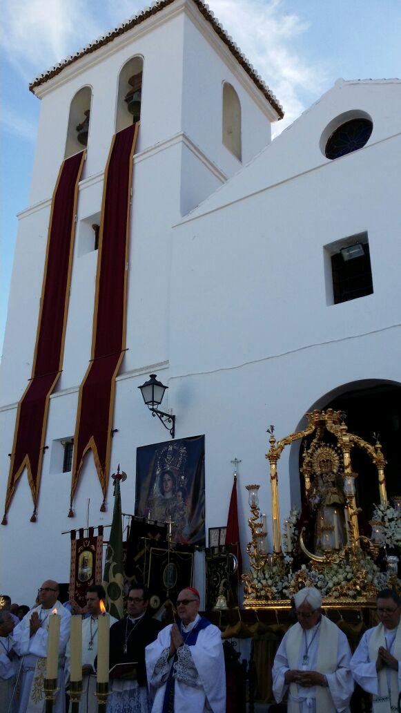 Alfarnate vive un día histórico con su Virgen de Monsalud