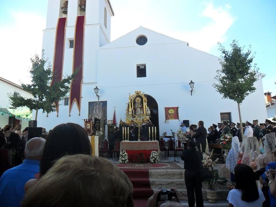 Alfarnate vive un día histórico con su Virgen de Monsalud