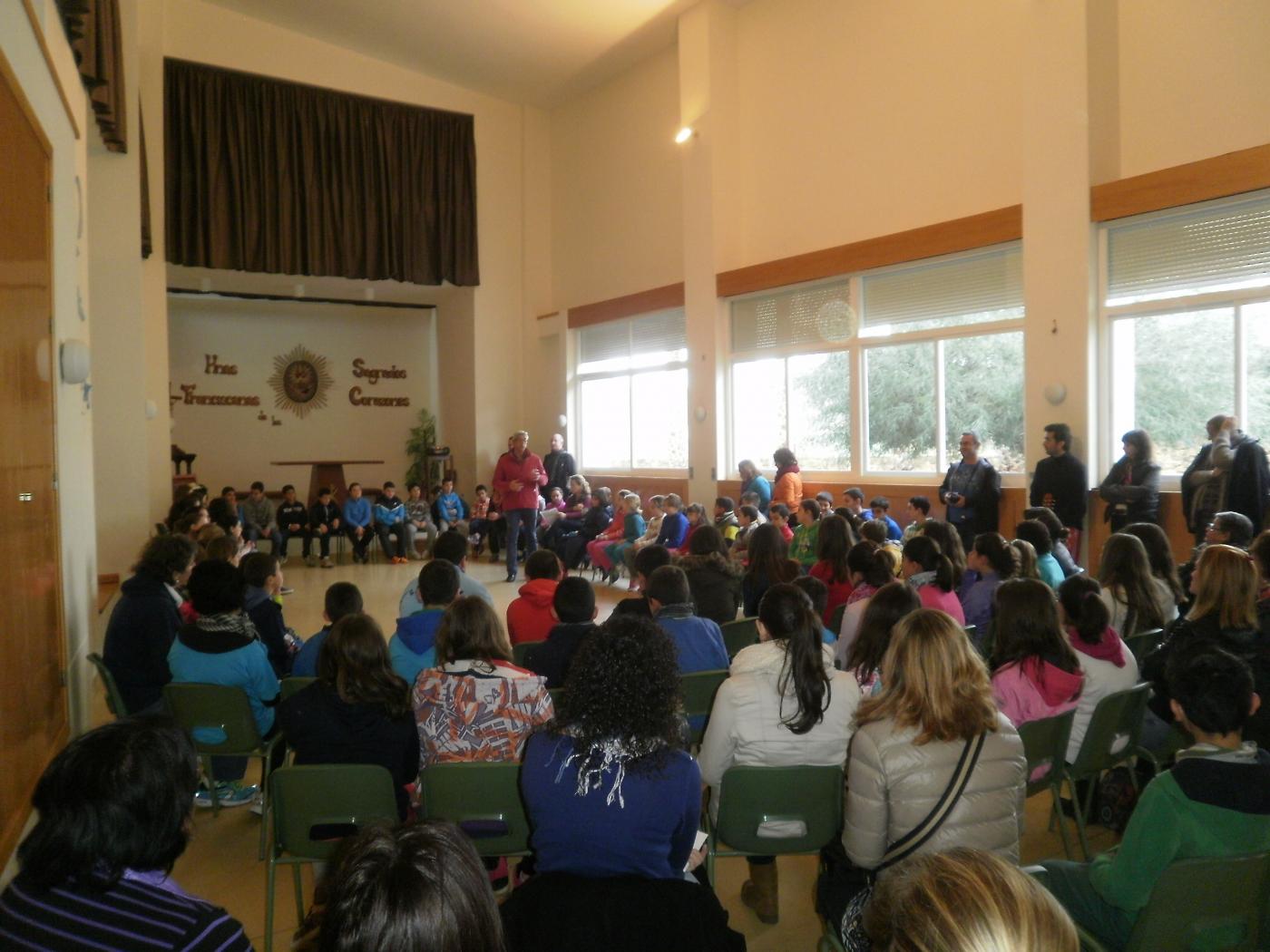 Jóvenes de Álora se preparan para recibir al Señor