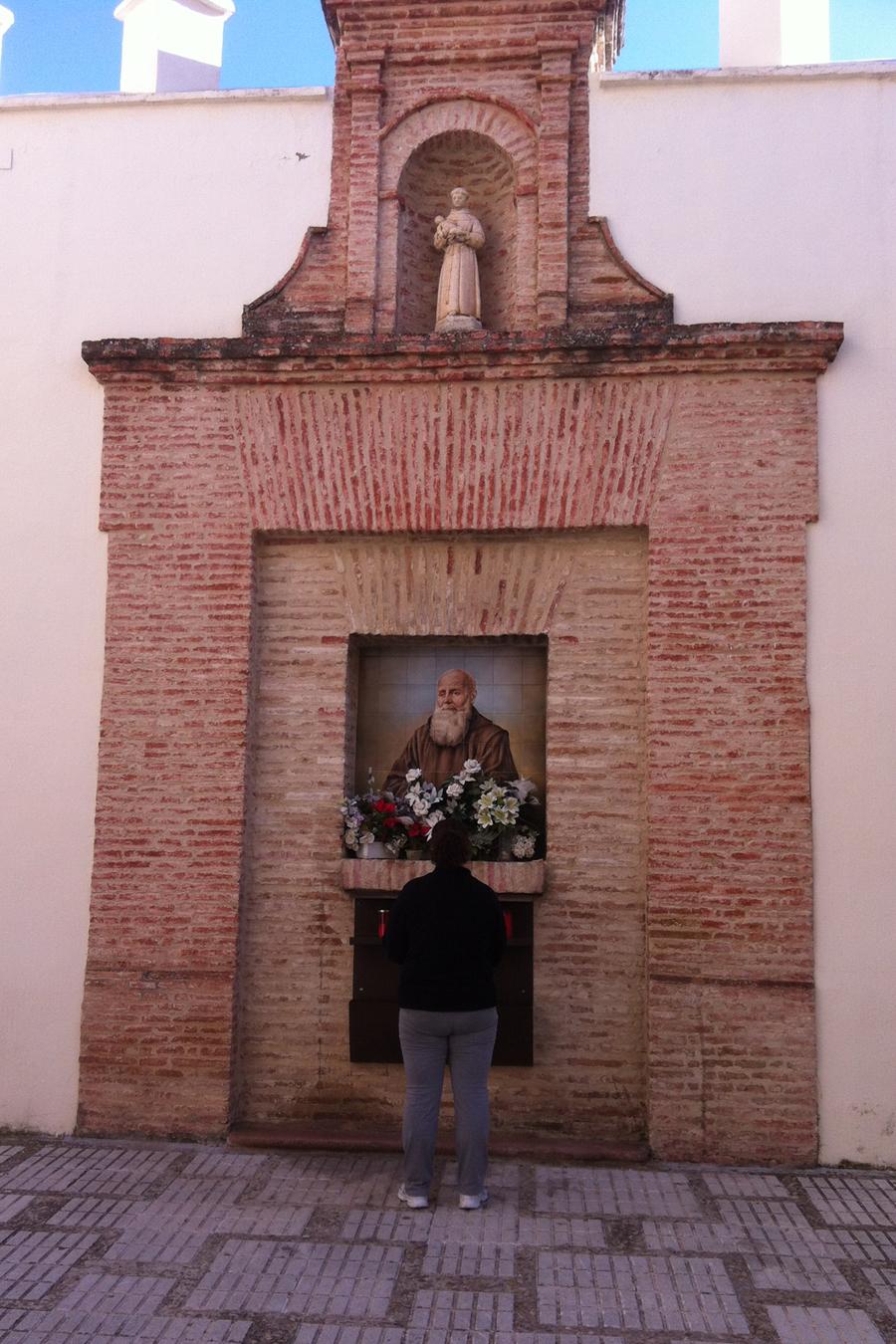 «La sociedad les da la espalda. Nosotros, la mano»