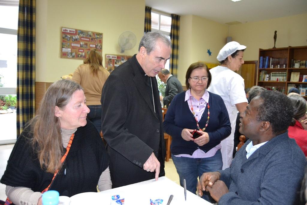 Visita del Sr. Obispo al Hogar Pozo Dulce