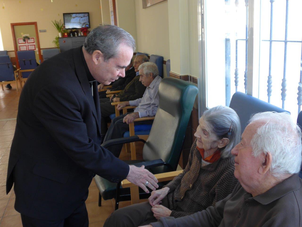 Visita del Sr. Obispo al Centro Gerontológico Buen Samaritano