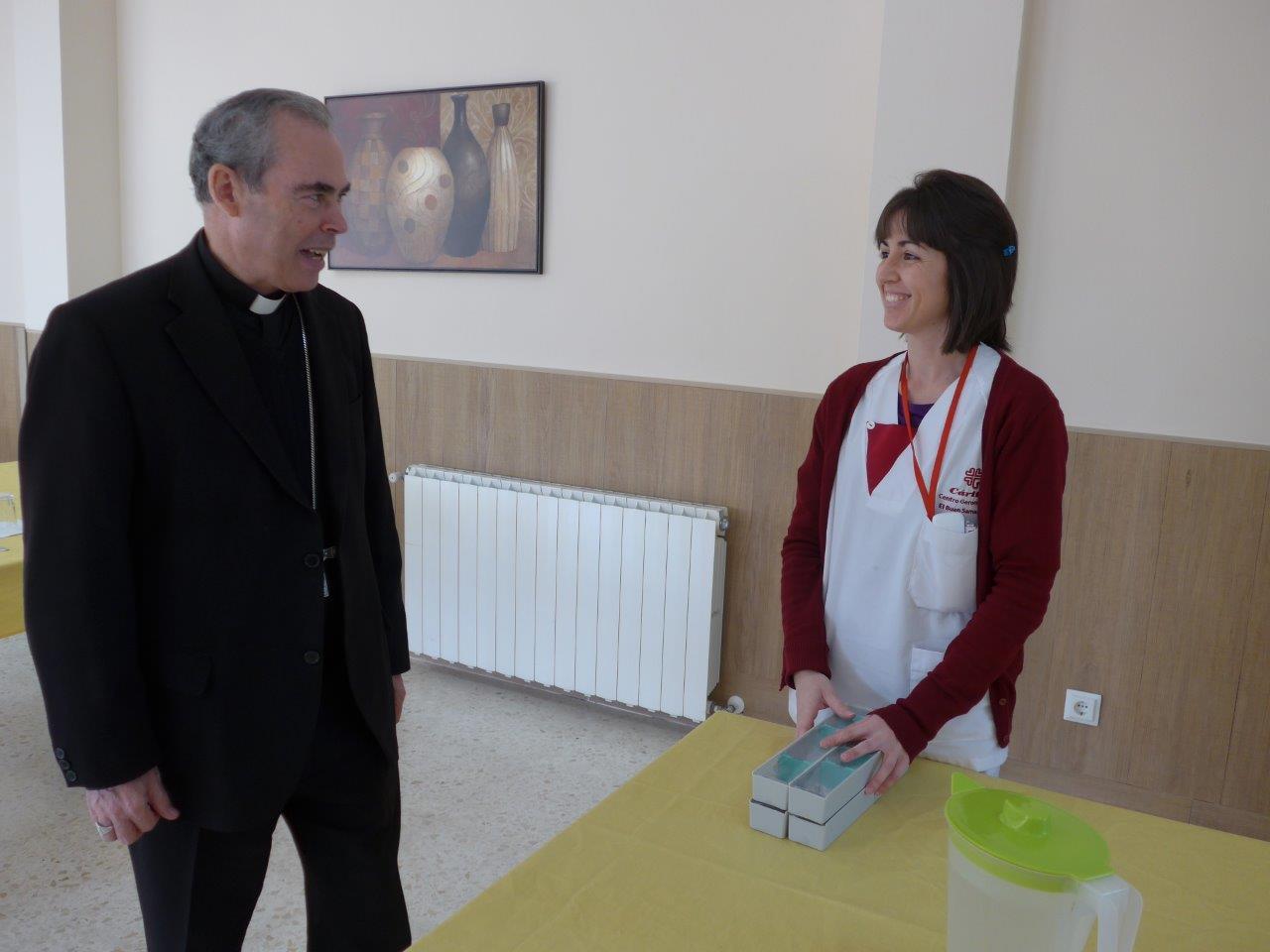 Visita del Sr. Obispo al Centro Gerontológico Buen Samaritano