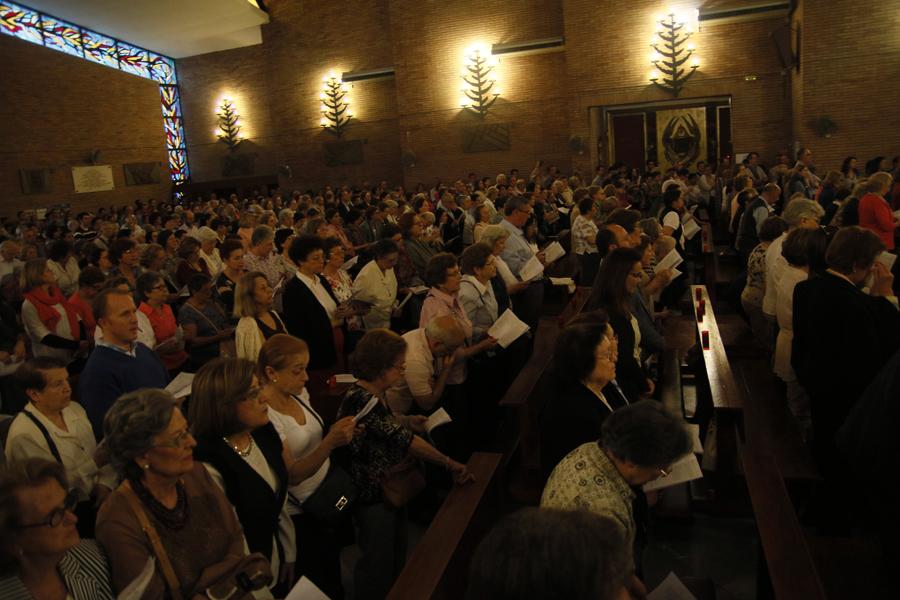 Un millar de malagueños ora por los emigrantes