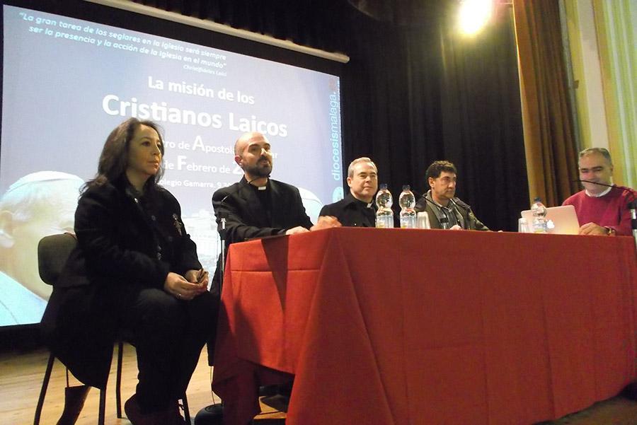 El apostolado seglar celebra Pentecostés en la Catedral