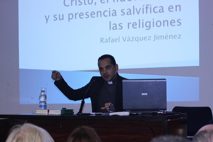 Un sacerdote, un rabino y un imán debaten en Marbella