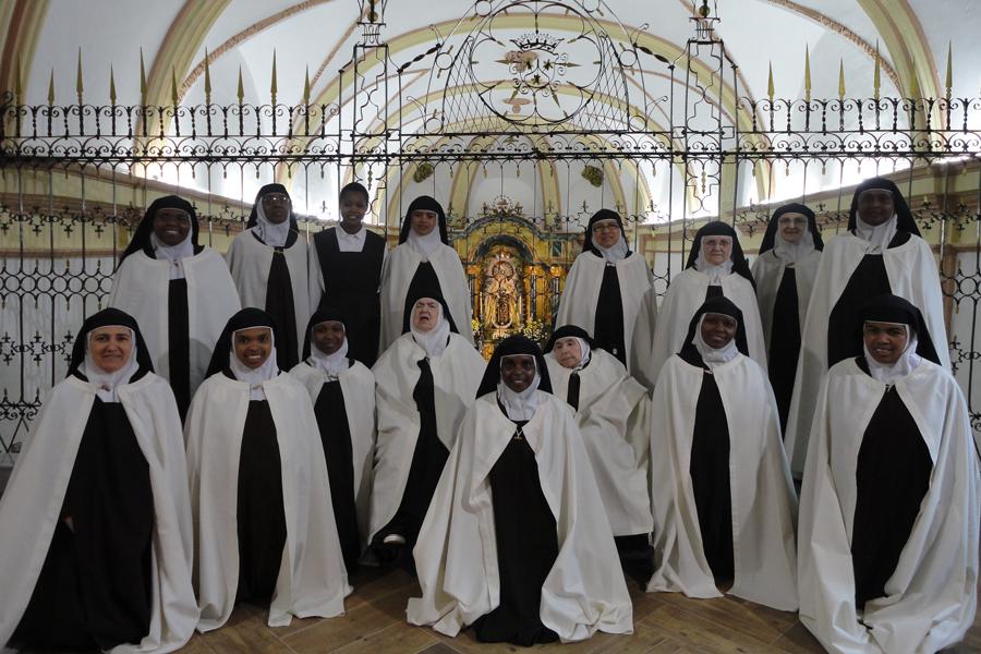 Profesión temporal de la Hna. Verónica Raveloarisoa y la Hna Joelina Razafimilanto