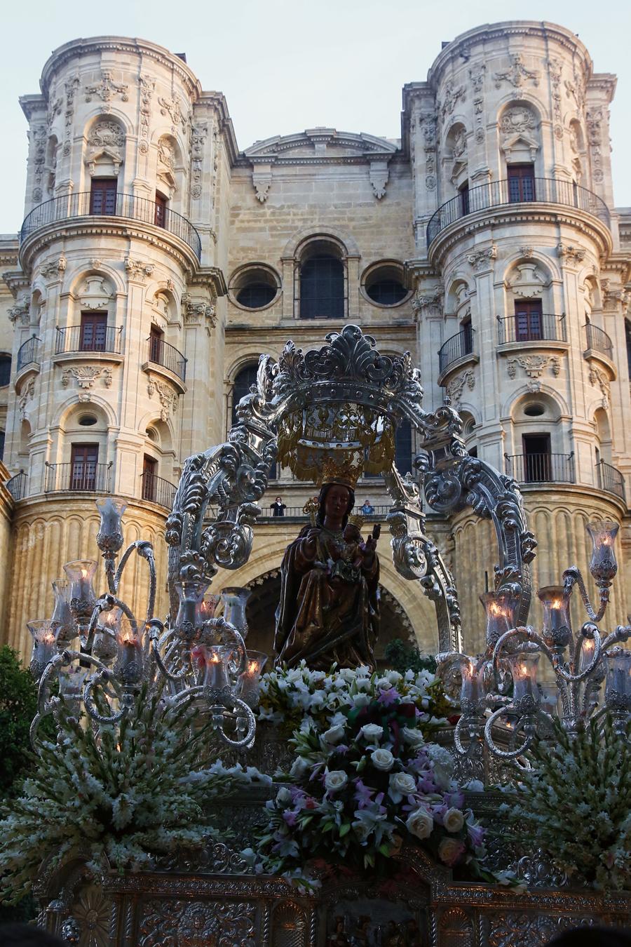 Salida de la imagen de la Victoria de la Catedral