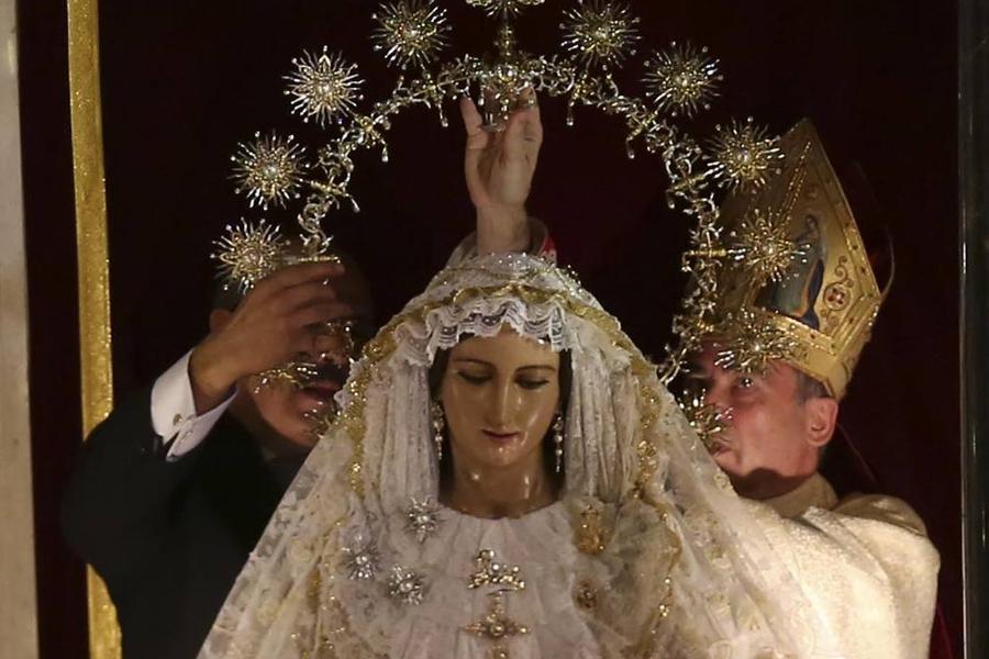 Coronación de la imagen de la Virgen del Rocío (Catedral-Málaga)