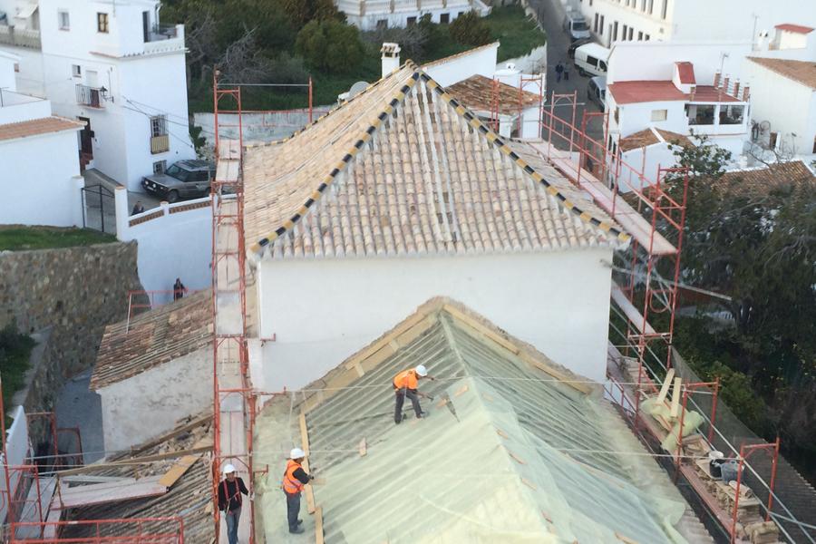 Restauración de la iglesia de Santiago, en Casarabonela