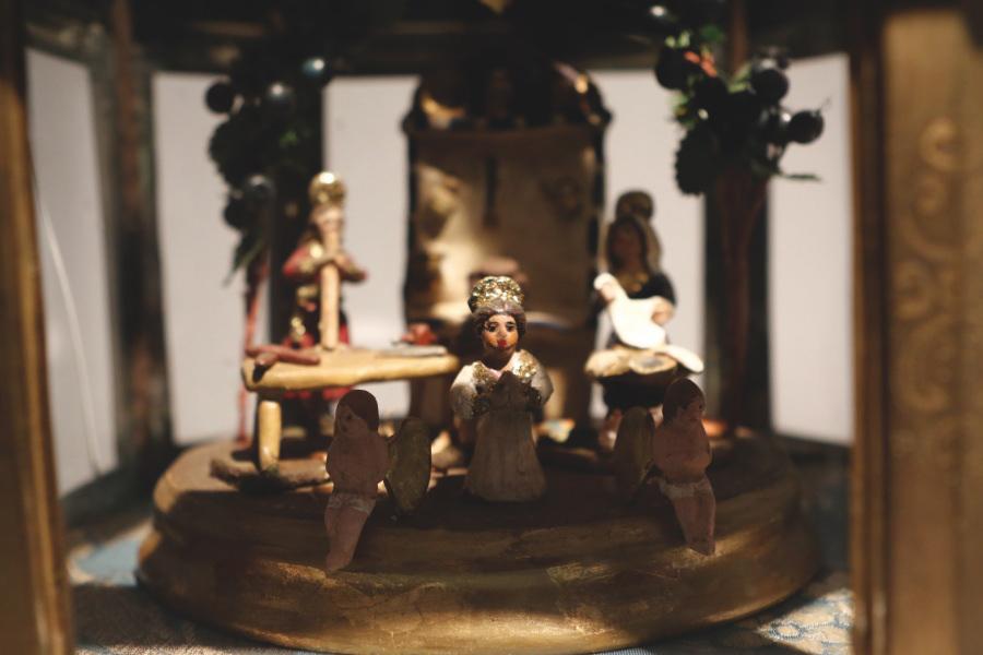 La fiesta de la pobreza de Dios, no del consumismo ni de la apariencia