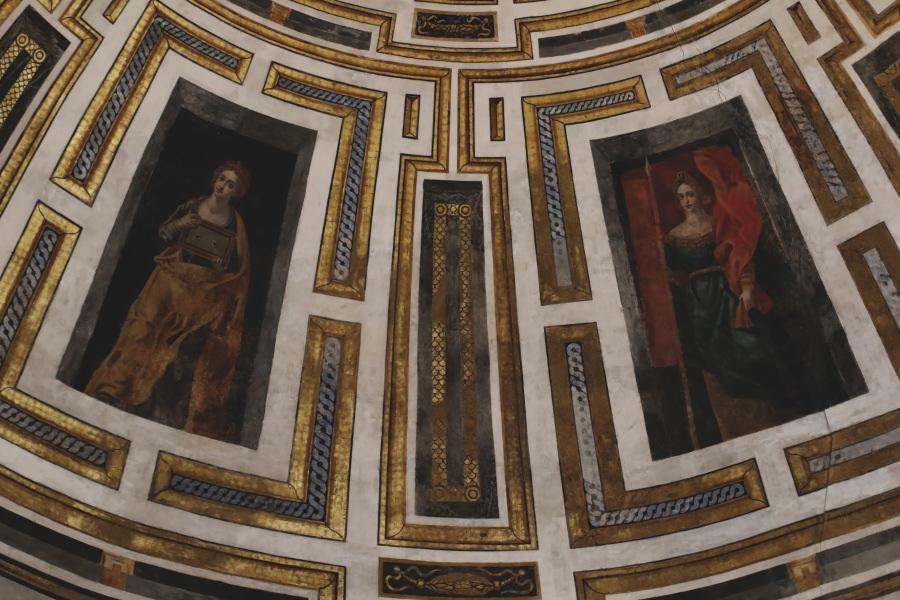 Detalle de las pinturas restauradas de la cúpula
