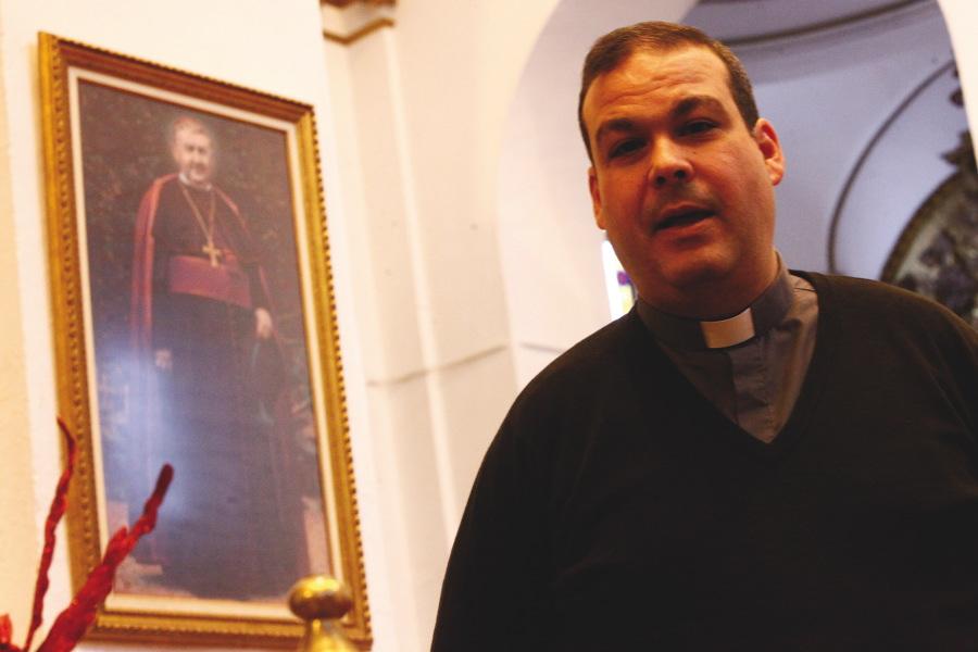 El sacerdote Juan Manuel Ortiz defiende su tesis doctoral