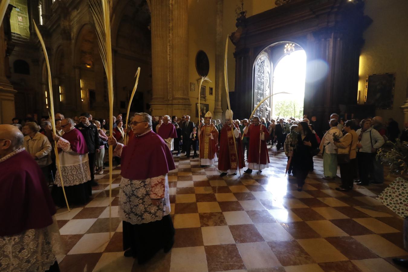 Procesión del Domingo de Ramos en el interior de la Catedral. FOTO: S. FENOSA