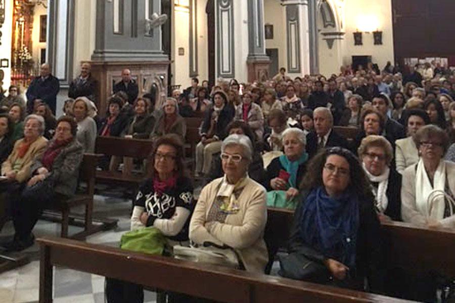 Un grupo de fieles recibió una charla en la parroquia de San Juan