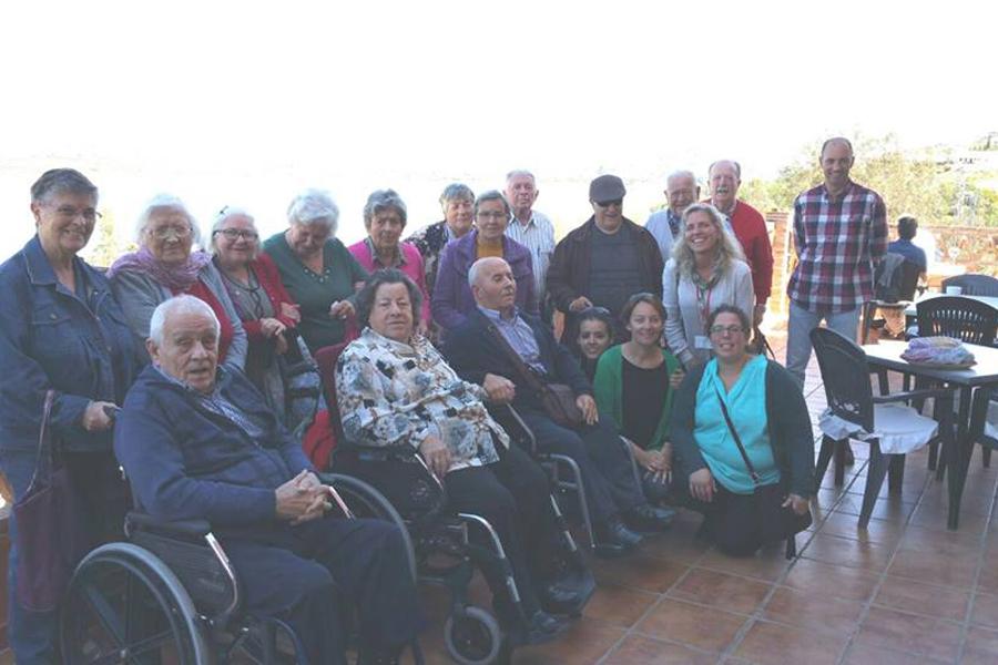 Alcaucín se vuelca con el sacerdote Manuel Bermúdez