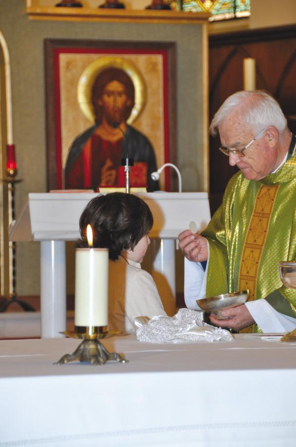 Carlos Conde recibió por primera vez la comunión en la parroquia de San Patricio, en Málaga