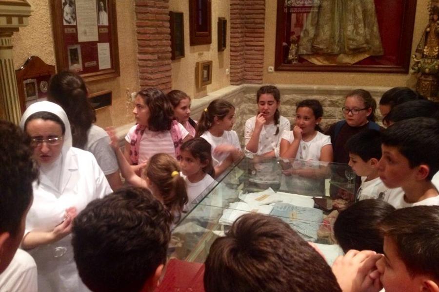 Niños y jóvenes del arciprestazgo de Álora peregrinan a la Ermita de la Sierra, Valle de Abdalajís