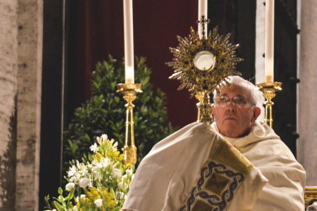 La Adoración Eucarística con "Amoris laetitia"