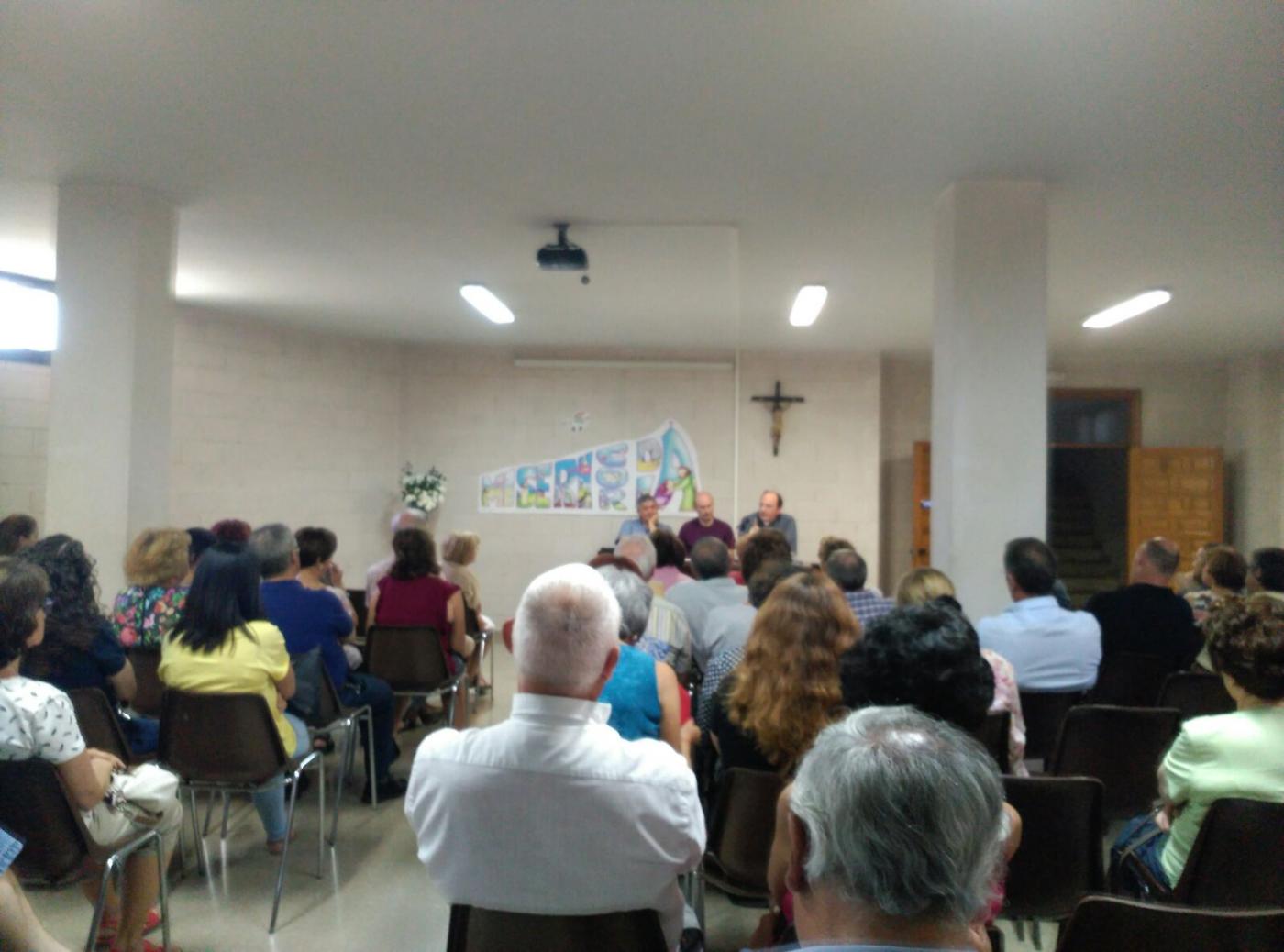 Mesa redonda en la parroquia María Madre de Dios sobre los "Católicos ante las elecciones del 26J"