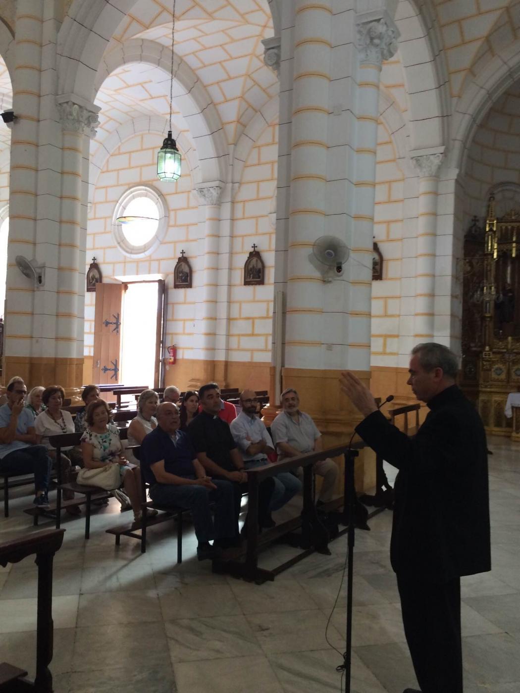 Encuentro del Sr. Obispo con catequistas y voluntarios de las parroquias de Melilla