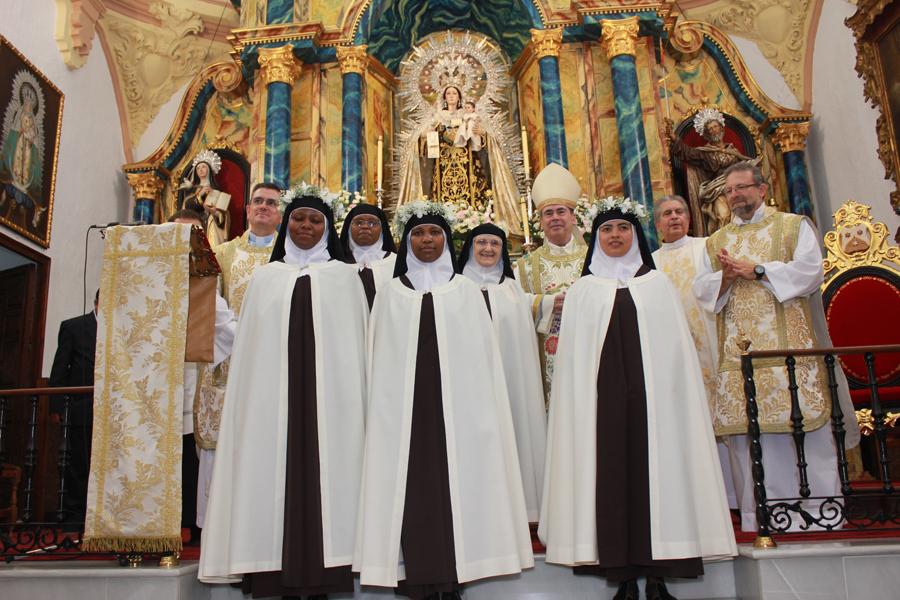 Celebración de la profesión de tres nuevas Carmelitas Calzadas en Cañete la Real