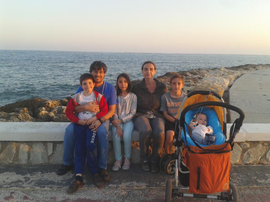 Familia misionera malagueña compuesta por Luis Ventura, Ester Tello y sus hijos