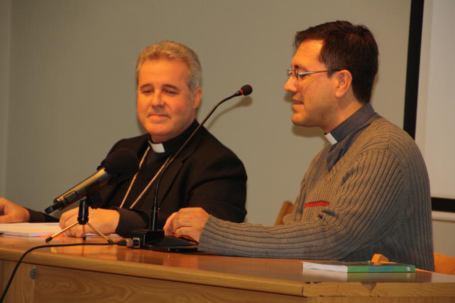 Conferencia de Mons. Iceta, Obispo de Bilbao, en el ciclo sobre "Amoris laetitia"