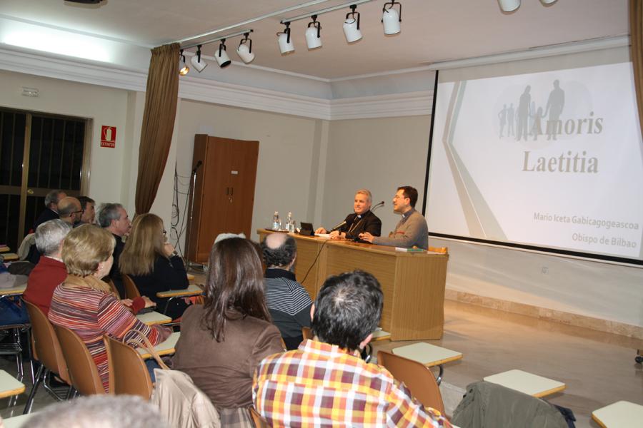 Conferencia de Mons. Iceta, Obispo de Bilbao, en el ciclo sobre "Amoris laetitia"