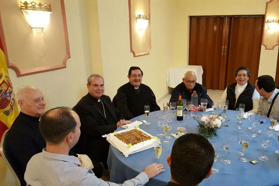 Momento de la celebración del cumpleaños de D. Ramón Buxarrais