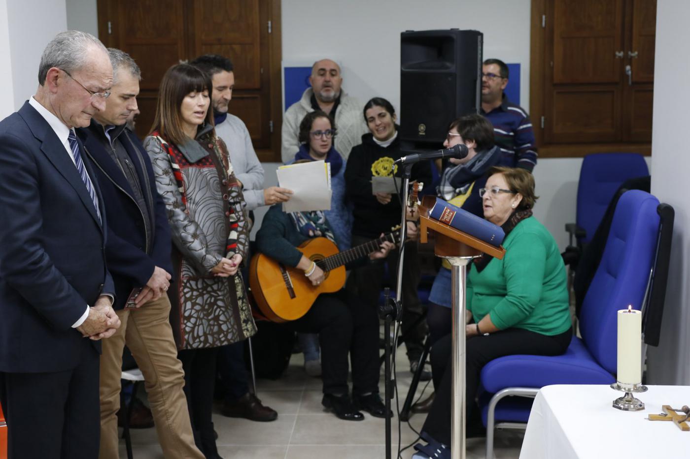 Bendición de "Calor y café" por el obispo de Málaga, Jesús Catalá