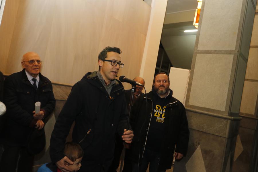 Descubrimiento de la placa con motivo del 200 aniversario del colegio Marista. FOTO: S. FENOSA