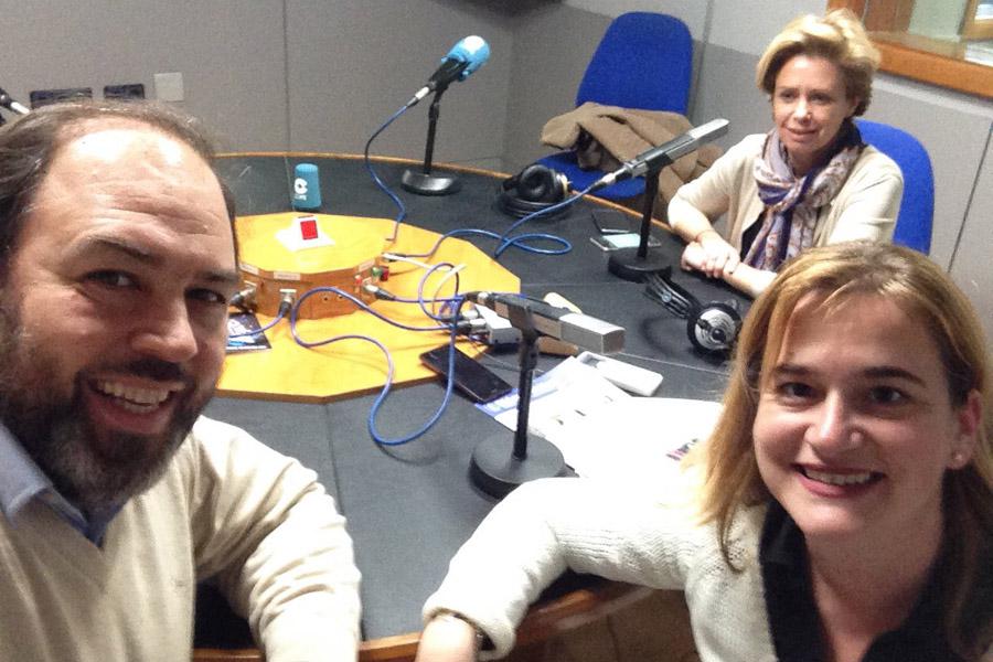 Antonio Moreno, Cristina Harras y Encarni Llamas durante la emisión de El Espejo
