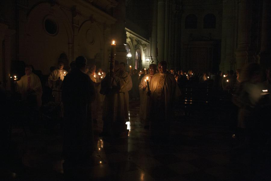 Vigilia Pascual en la Catedral de Málaga // M. ZAMORA