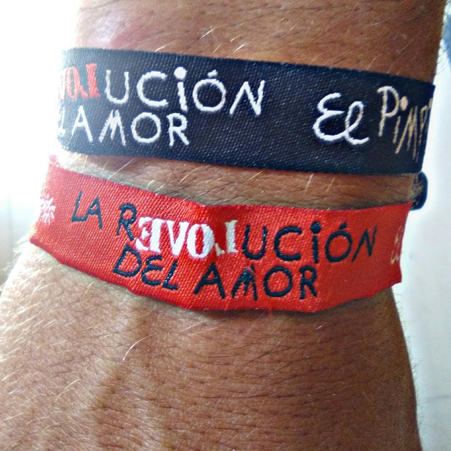 Pulseras solidarias a favor de las Adoratrices
